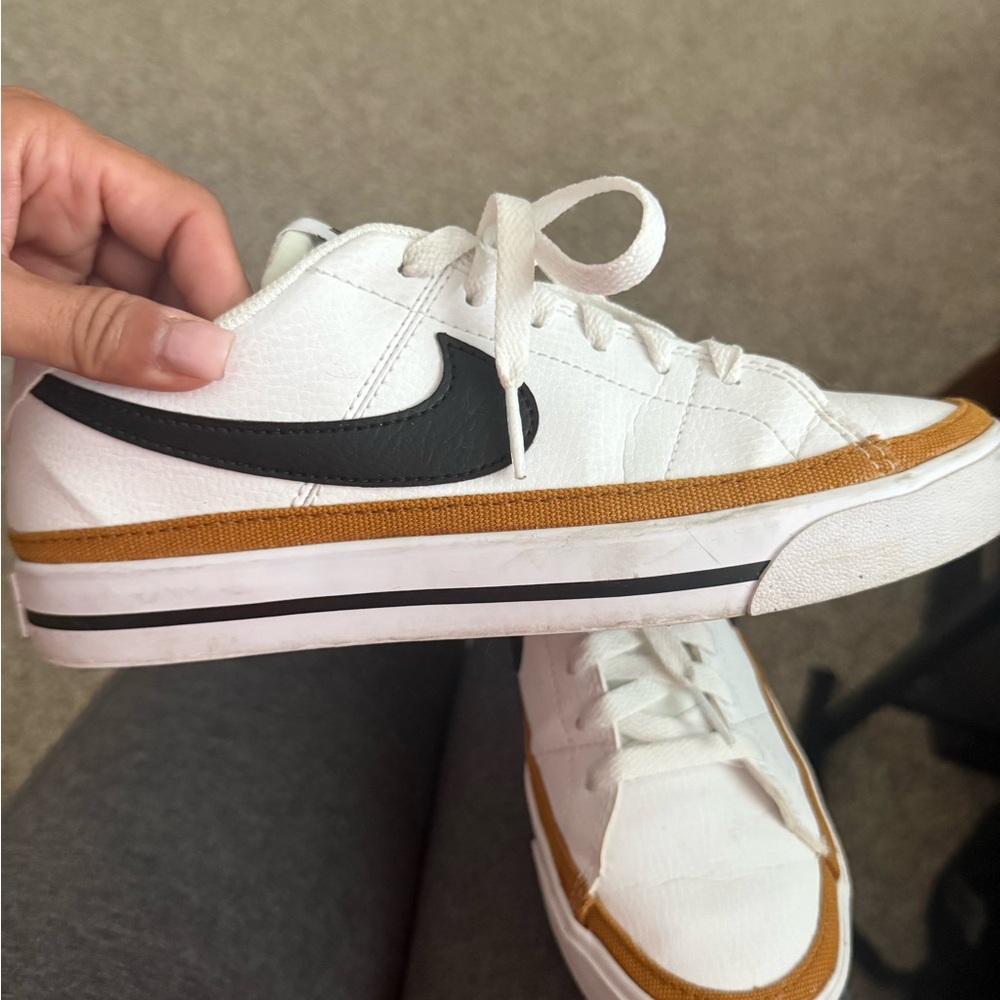 Nike Court Legacy